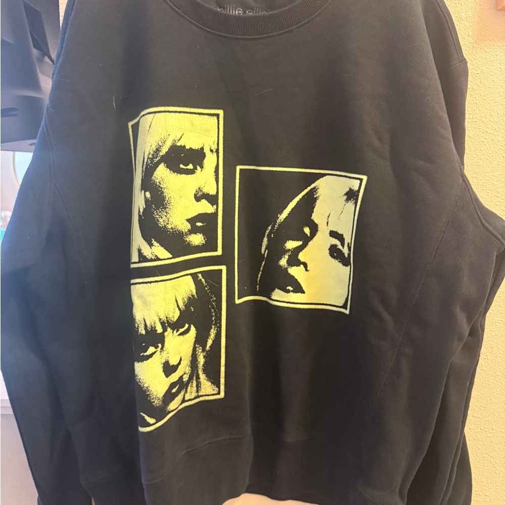 Billie eilish official tour merch - 2022 world tour crew neck sweater - like new